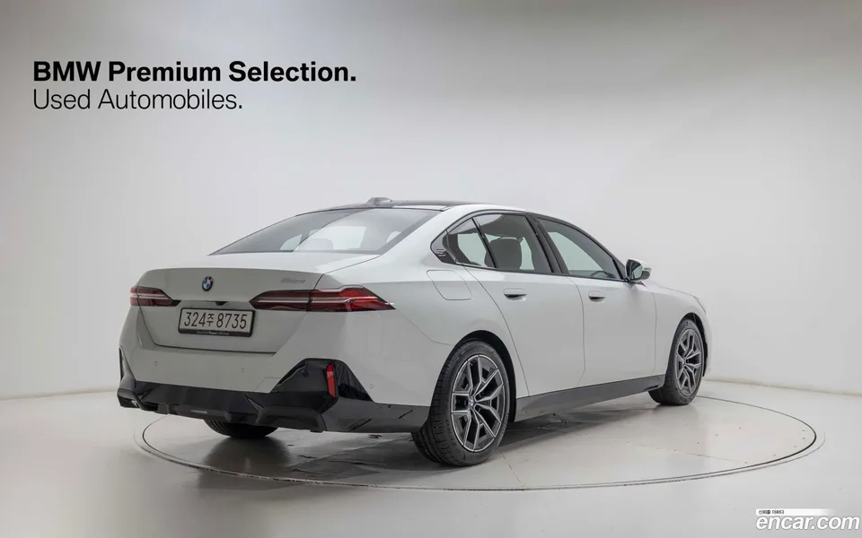 BMW 5 Series 520i M 2025 — thumbnail 2