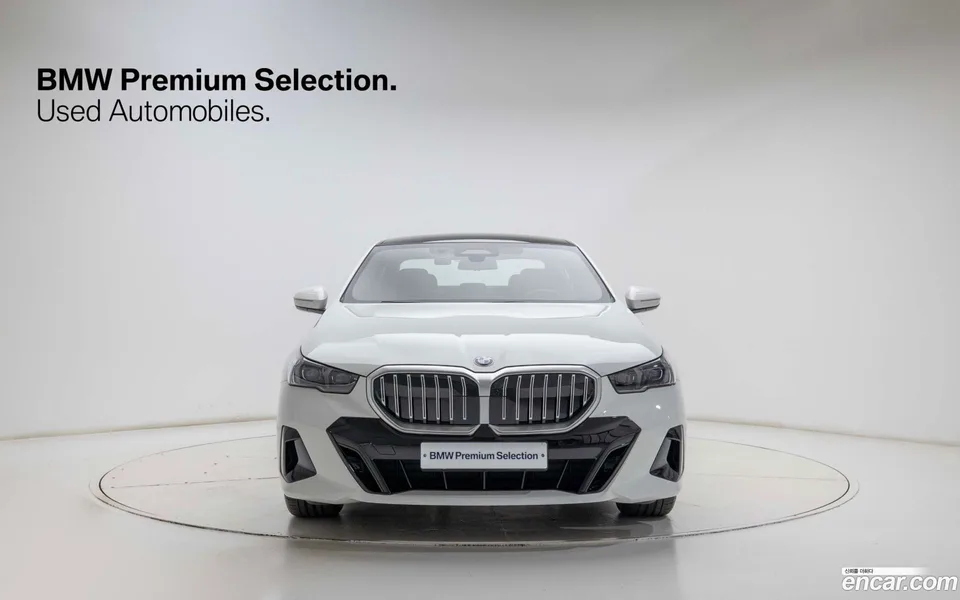 BMW 5 Series 520i M 2025 — thumbnail 3