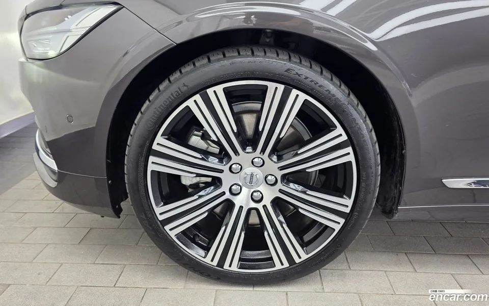 Volvo S90 B6 AWD 2023 — thumbnail 2