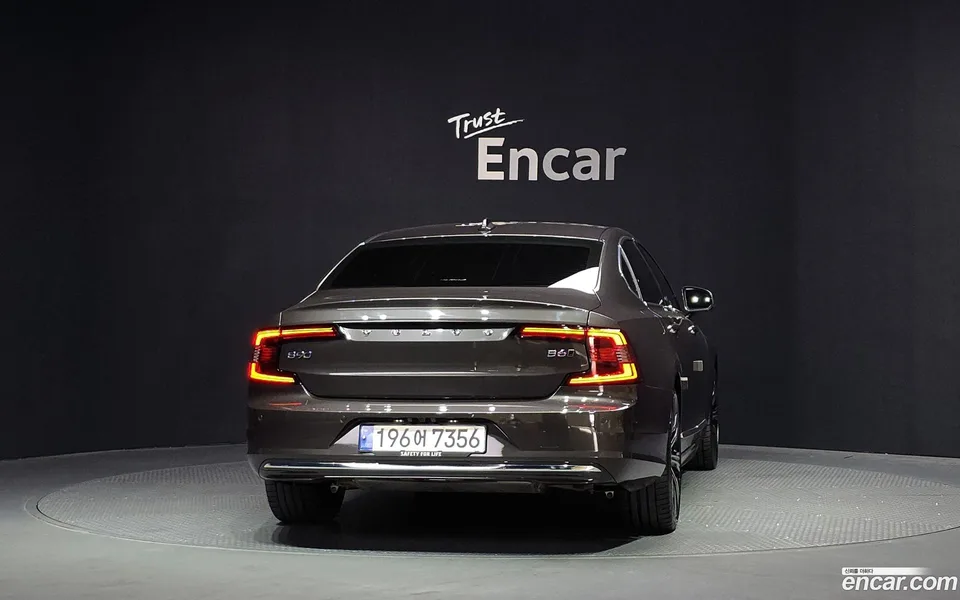 Volvo S90 B6 AWD 2023 — thumbnail 4