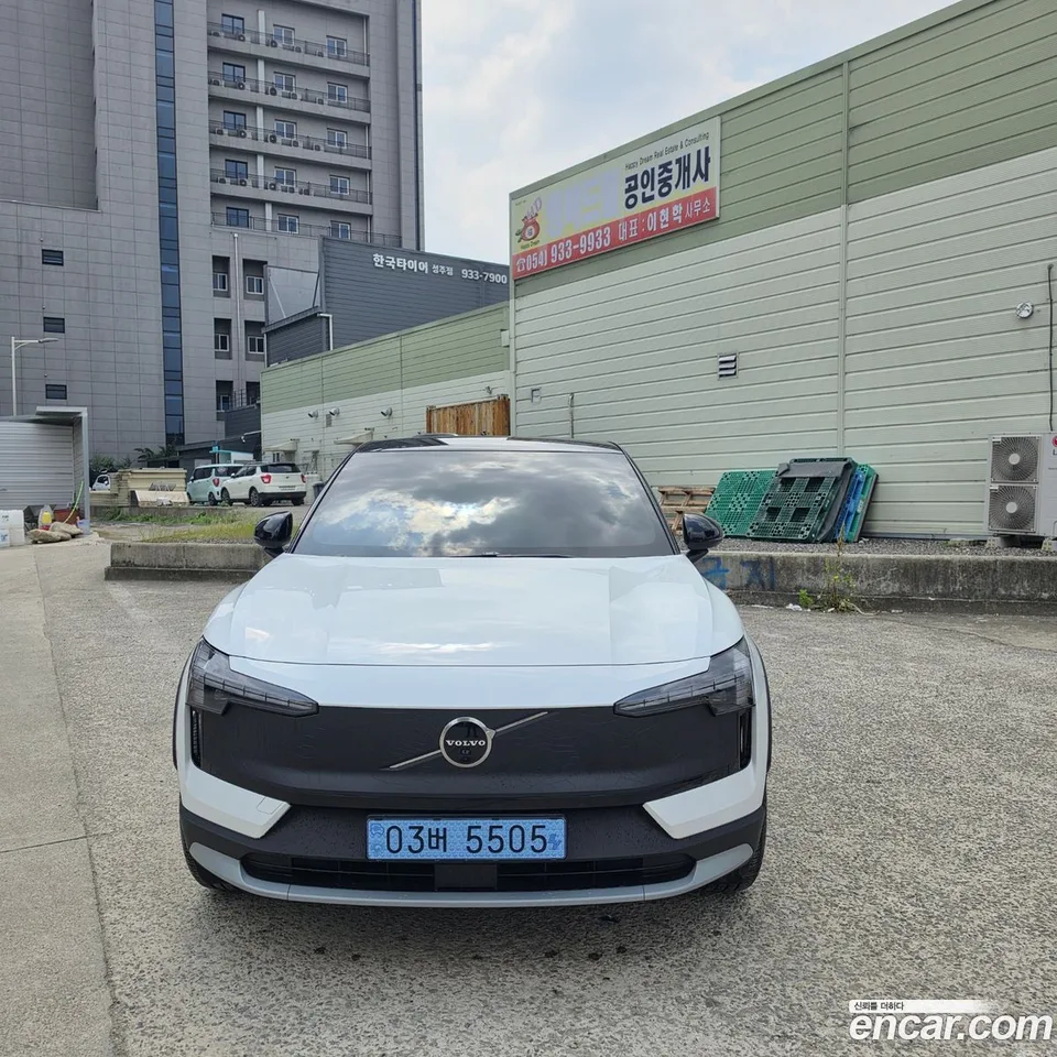 Volvo EX30 Cross Country 2026 — photo 1, buy with delivery to Moscow