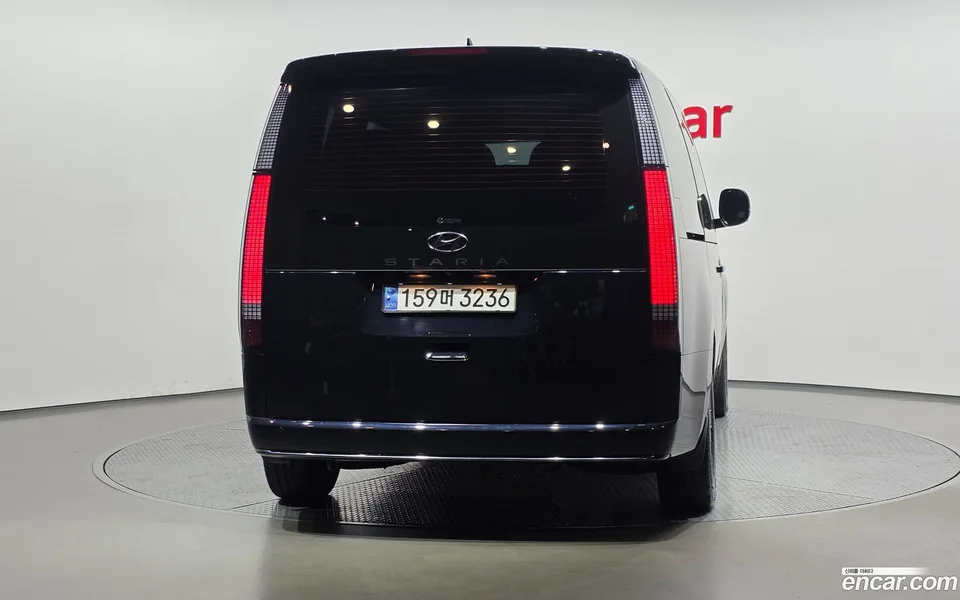 Hyundai Staria 9 2023 — thumbnail 4