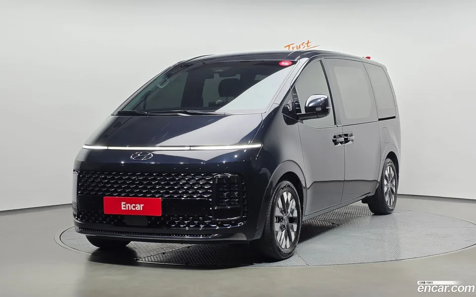 Hyundai Staria 9 2023 — photo 1, buy with delivery to Moscow