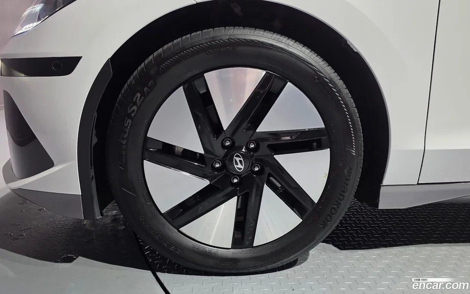 Hyundai Ioniq 6 AWD 2023 — thumbnail 2