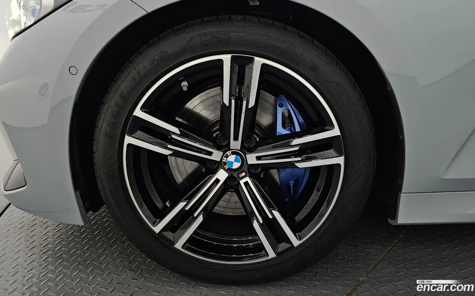 BMW 3 Series 320d M 2023 — thumbnail 2