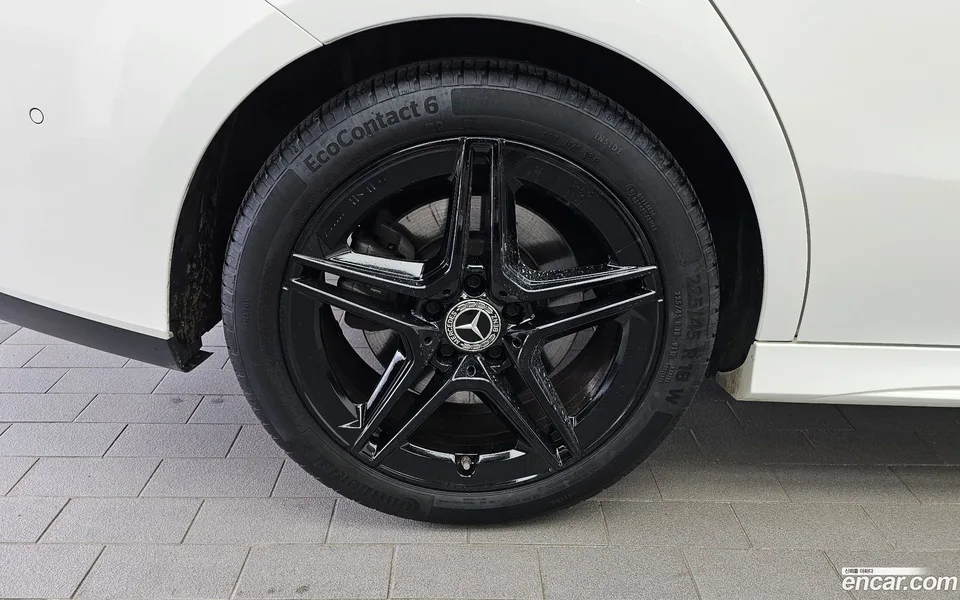 Mercedes-Benz CLA-Class CLA250 4MATIC 2022 — thumbnail 5