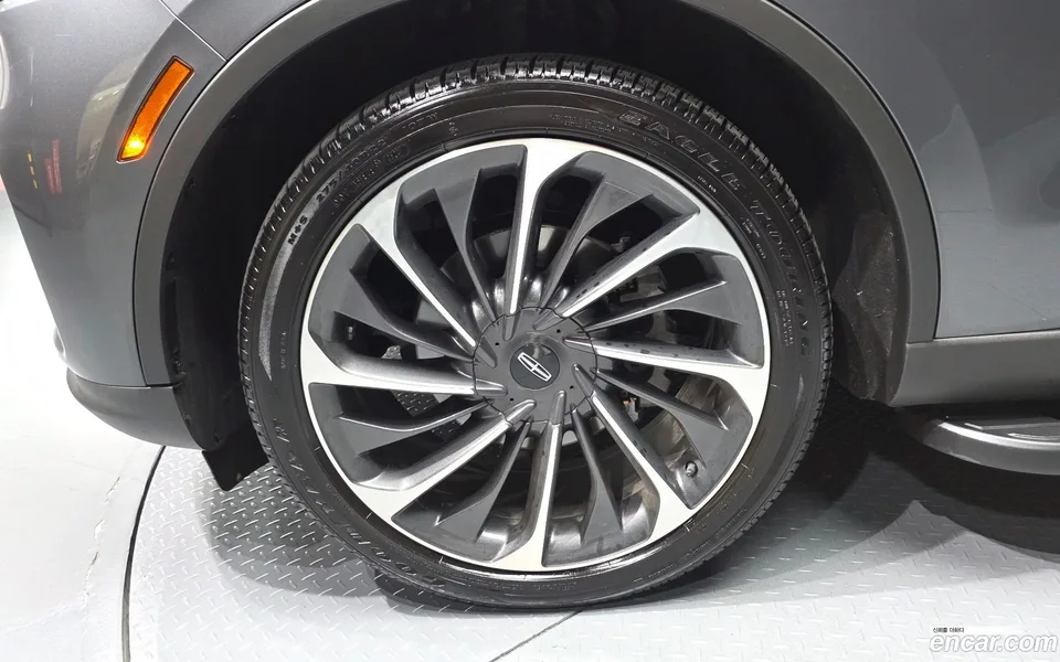 Lincoln Aviator 3.0 AWD 2025 — thumbnail 2