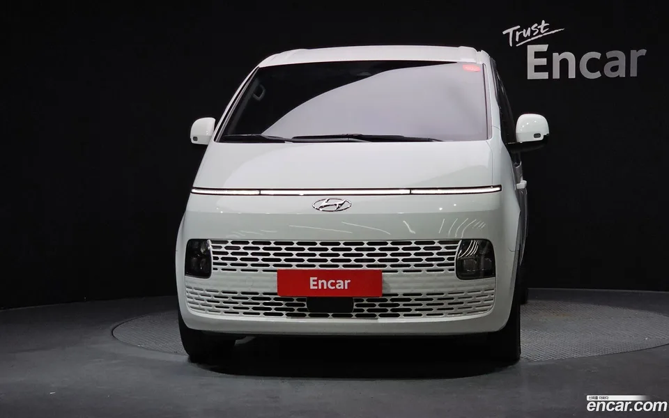 Hyundai Staria 9 2022 — thumbnail 3