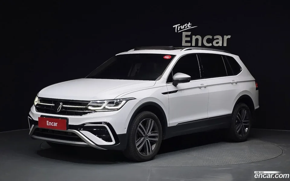 Volkswagen Tiguan Allspace 2.0 TSI 2023 — photo 1, buy with delivery to Moscow