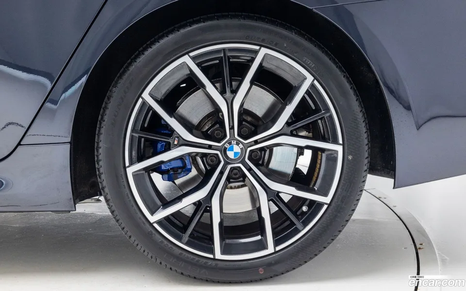 BMW 5 Series 530i M 2023 — thumbnail 5