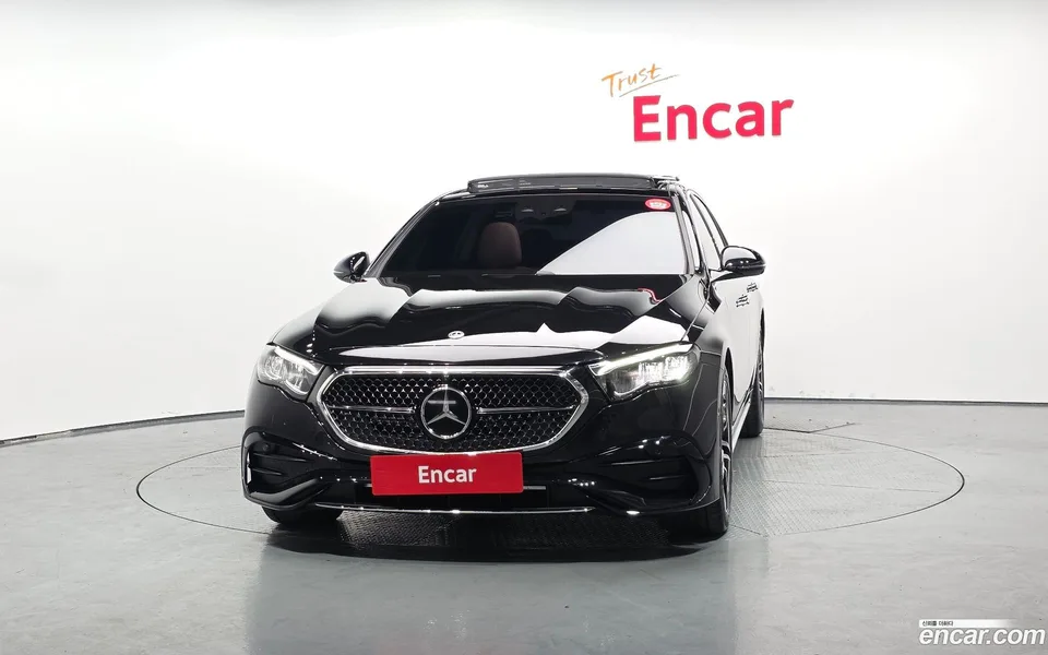 Mercedes-Benz E-Class E200 AMG Line 2026 — thumbnail 3