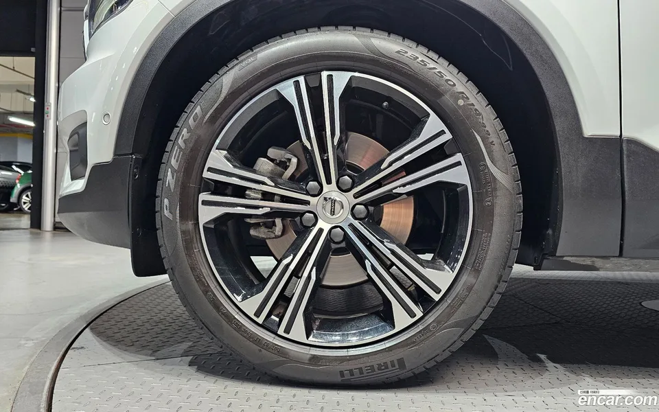 Volvo XC40 B4 2022 — thumbnail 5