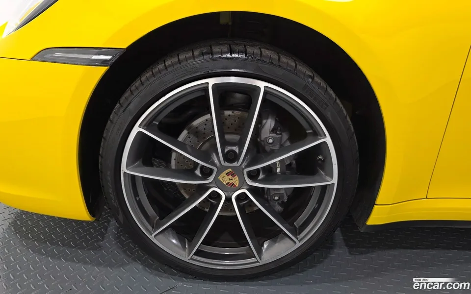 Porsche 911 (992) 2023 — thumbnail 2