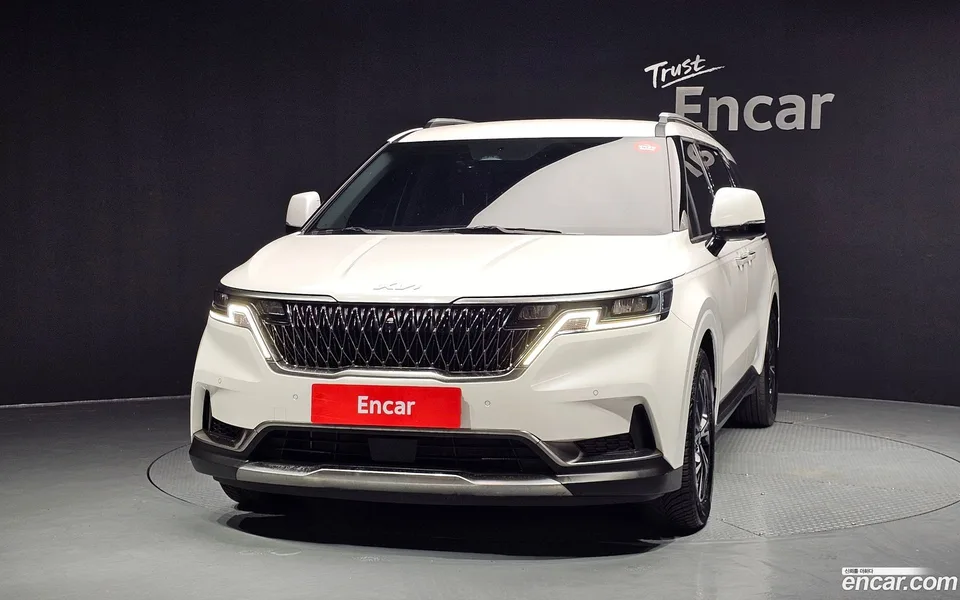 Kia Carnival 11 2023 — thumbnail 3