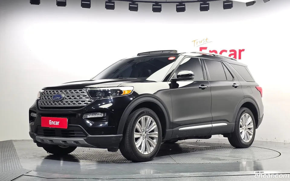 Ford Explorer 2.3 4WD 2022 — photo 1, buy with delivery to Moscow