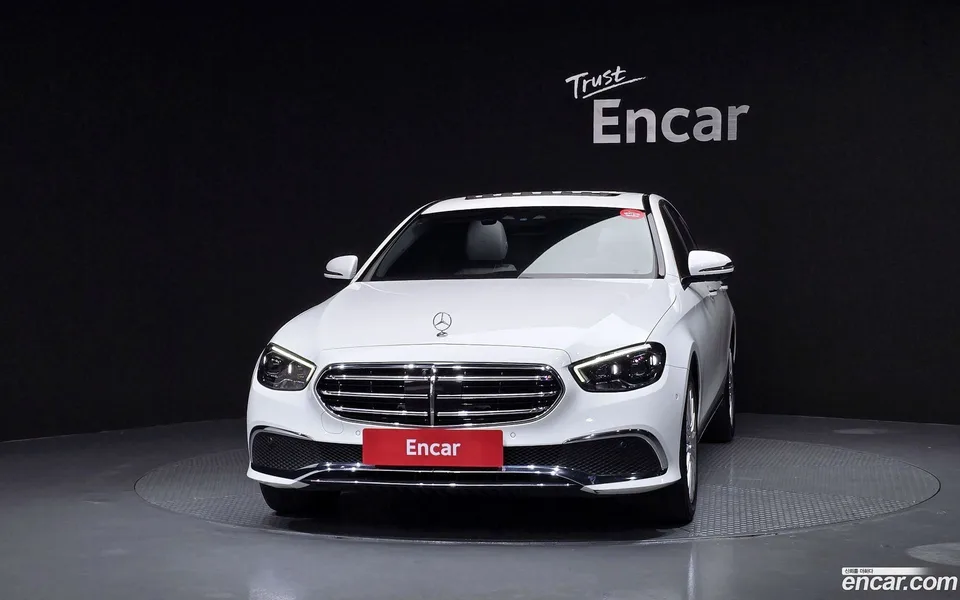 Mercedes-Benz E-Class E250 2022 — thumbnail 3