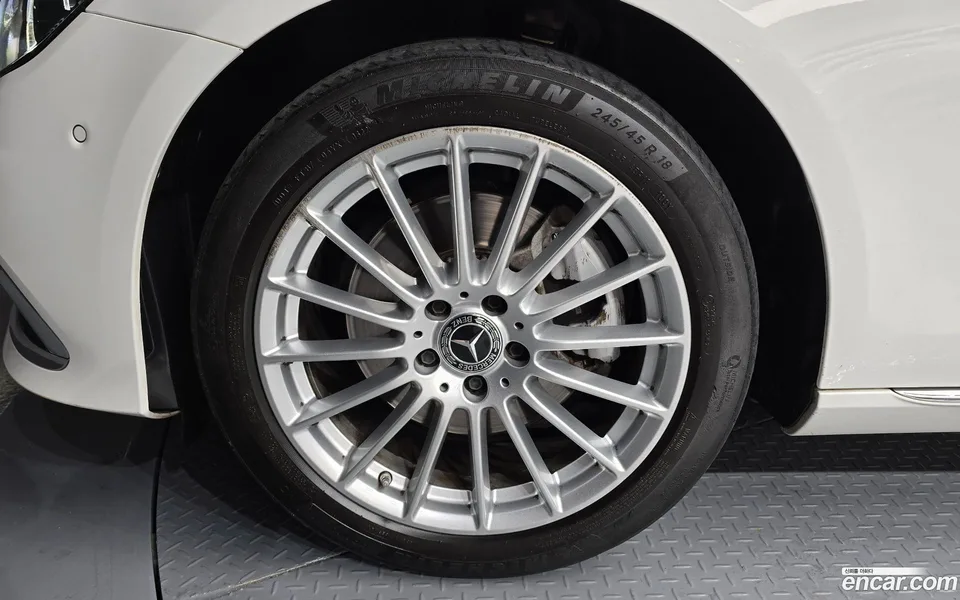 Mercedes-Benz E-Class E250 2022 — thumbnail 5