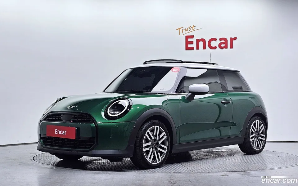 MINI Cooper C 2025 — photo 1, buy with delivery to Moscow