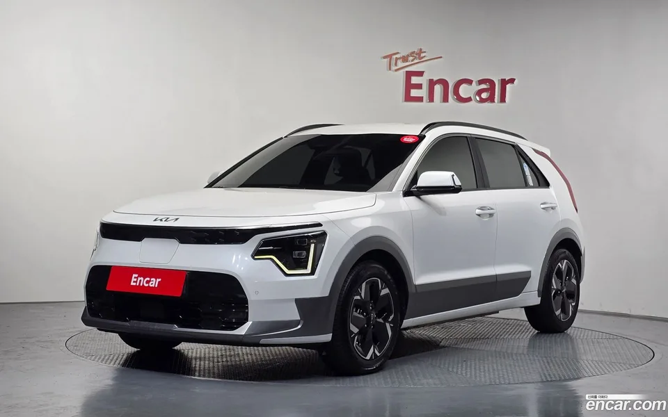 Kia Niro EV 2024 — photo 1, buy with delivery to Moscow