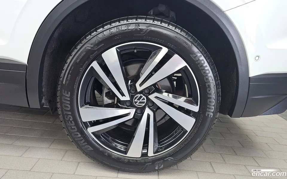 Volkswagen Touareg 3.0 TDI 2023 — thumbnail 2