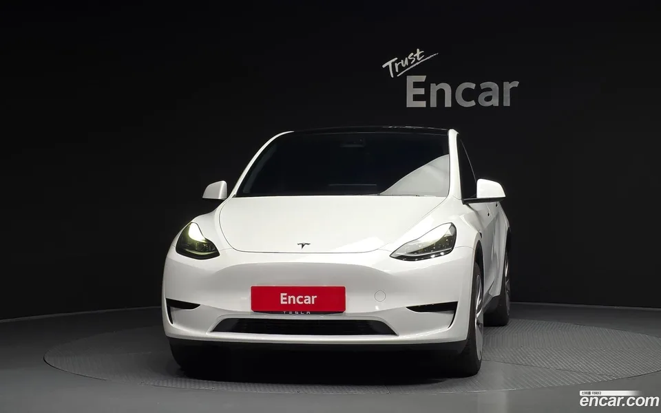 Tesla Model Y RWD 2024 — thumbnail 3