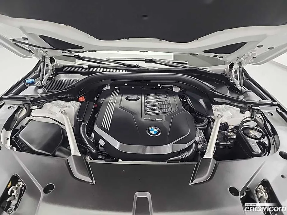BMW 6 Series GT 630i xDrive M 2023 — thumbnail 5