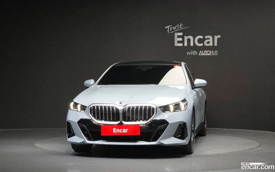 BMW 5 Series 523d M 2024 — thumbnail 3