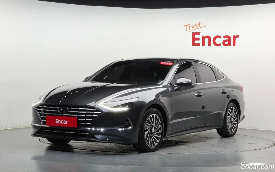 Hyundai Sonata Hybrid 2022 — photo 1, buy with delivery to Moscow