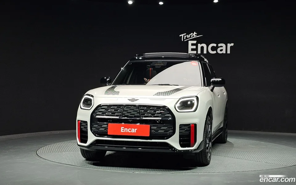 MINI Cooper S Countryman ALL4 JCW 2025 — thumbnail 3
