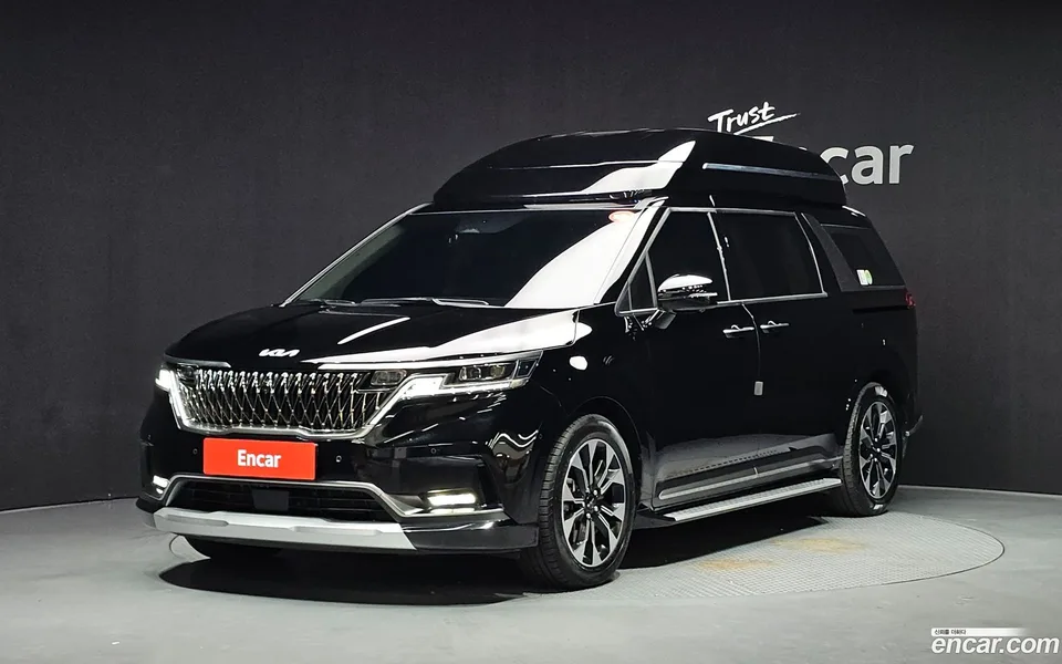 Kia Carnival 7 2023 — фото 1, купить с доставкой в Москву