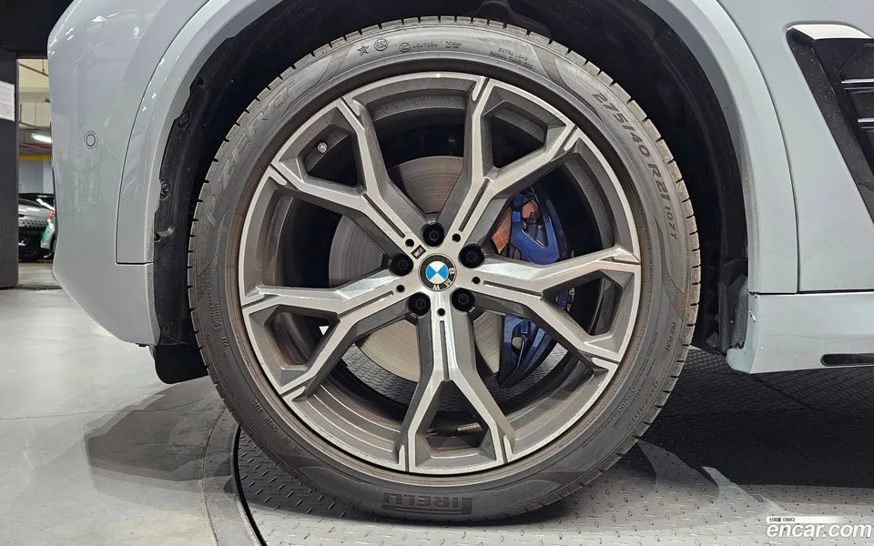 BMW X5 xDrive 40i M 2025 — thumbnail 5