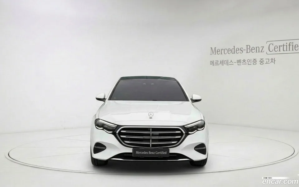Mercedes-Benz E-Class E350e 4MATIC 2025 — thumbnail 3