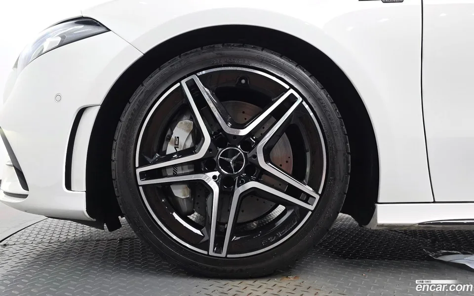 Mercedes-Benz A-Class AMG A35 4MATIC 2022 — thumbnail 5