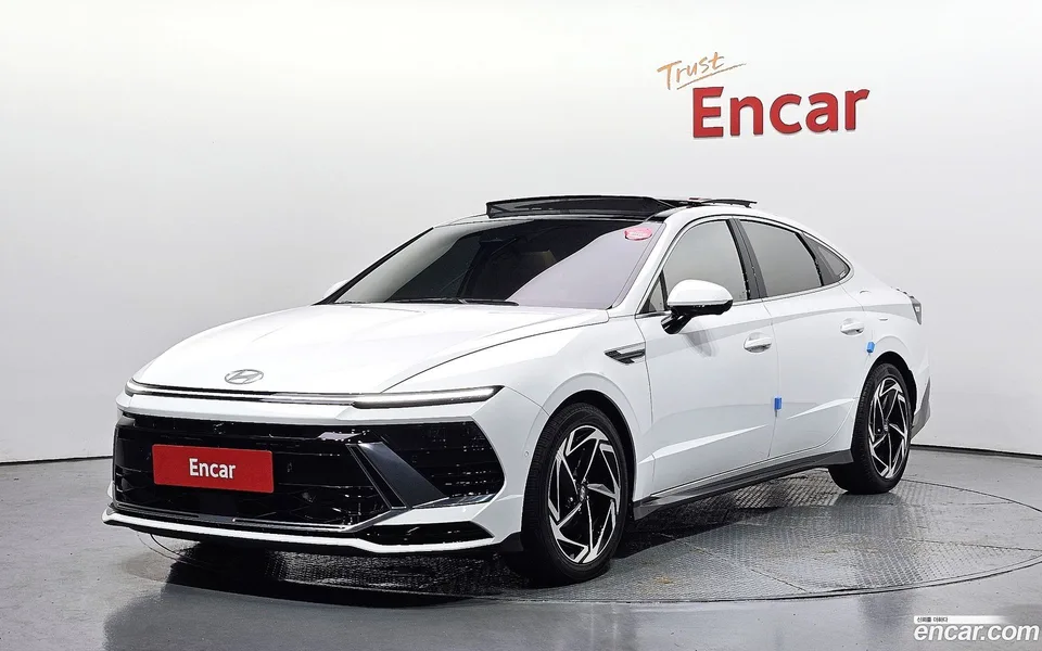 Hyundai Sonata The Edge Hybrid 2023 — photo 1, buy with delivery to Moscow