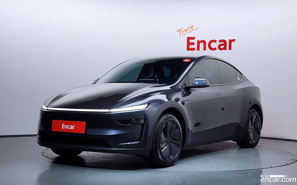 Tesla Model Y RWD 2025 — photo 1, buy with delivery to Moscow