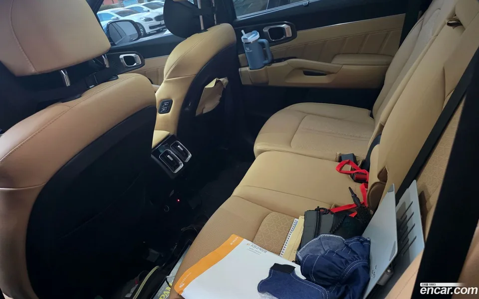 Kia Sorento 2.5T 2WD 2023 — thumbnail 2