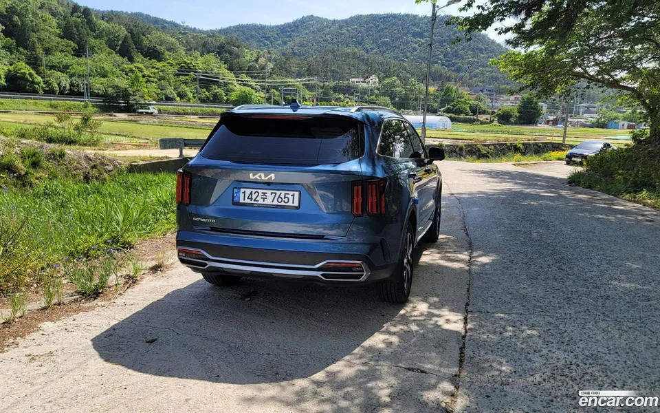 Kia Sorento 2.5T 2WD 2023 — thumbnail 3