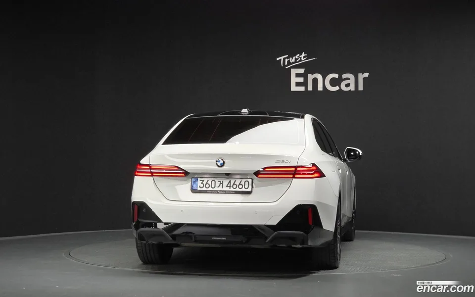 BMW 5 Series 520i M 2025 — thumbnail 4