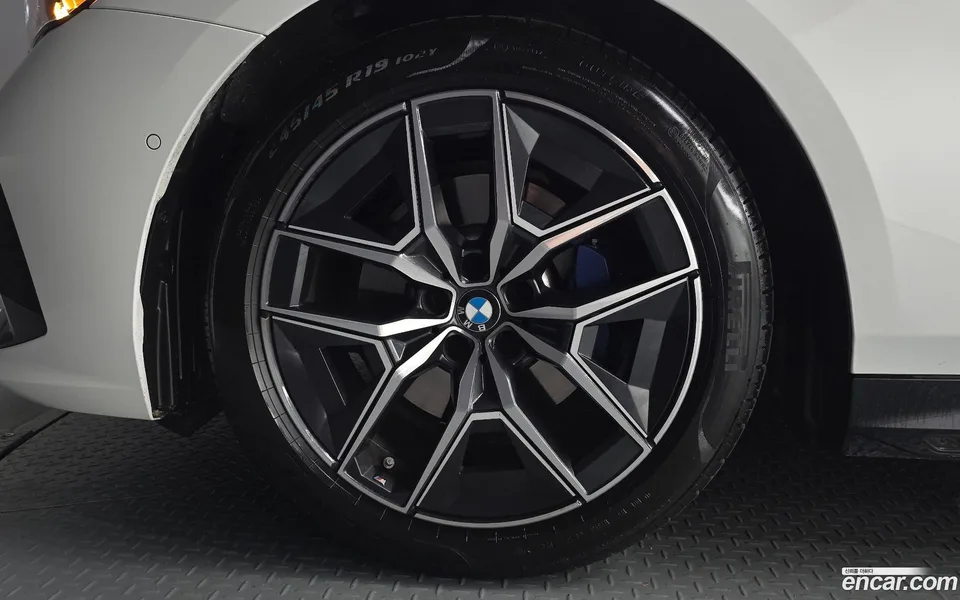 BMW 5 Series 520i M 2025 — thumbnail 5