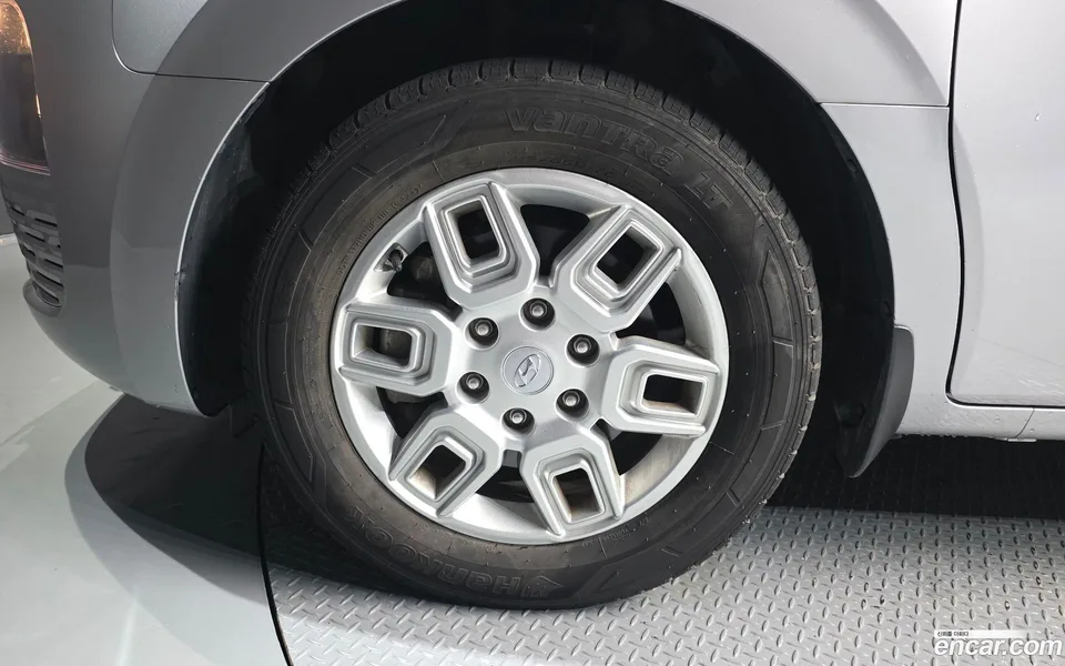 Hyundai Staria 4WD 9 2022 — thumbnail 2