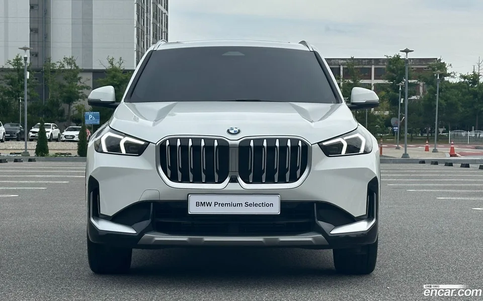 BMW X1 xDrive 20i xLine 2025 — thumbnail 3