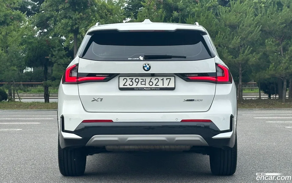 BMW X1 xDrive 20i xLine 2025 — thumbnail 4