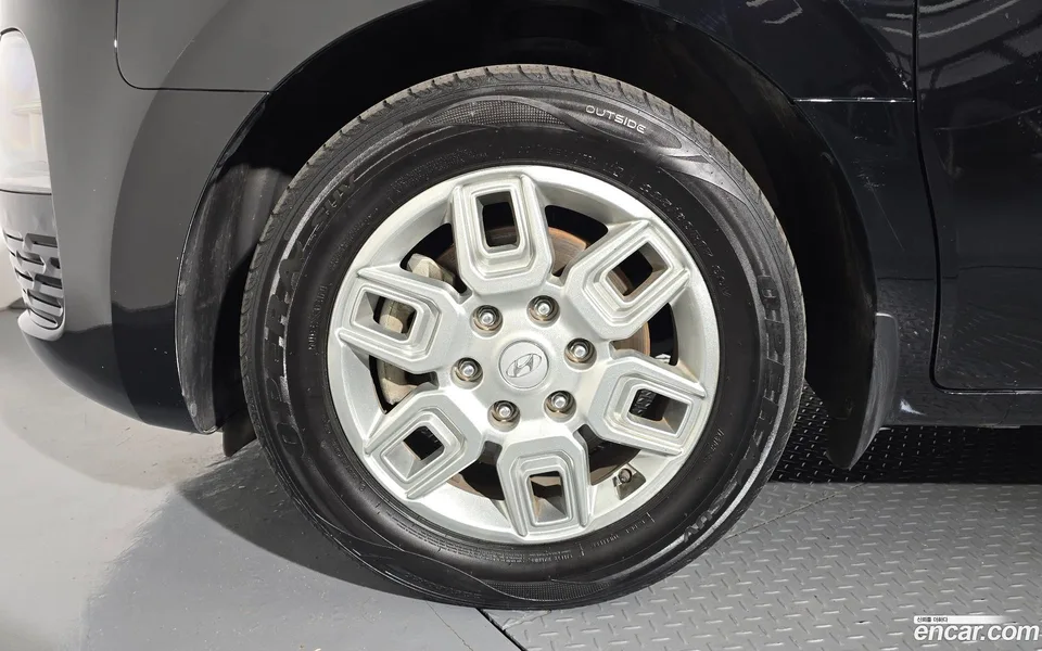 Hyundai Staria 5 2023 — thumbnail 5