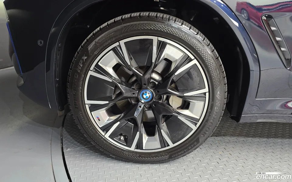 BMW iX3 M 2022 — thumbnail 2