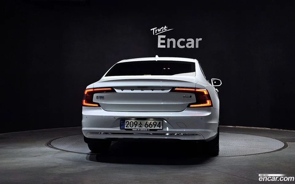 Volvo S90 B6 AWD 2023 — thumbnail 4