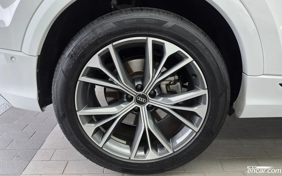 Audi Q8 (4M) 55 TFSI 2022 — thumbnail 2