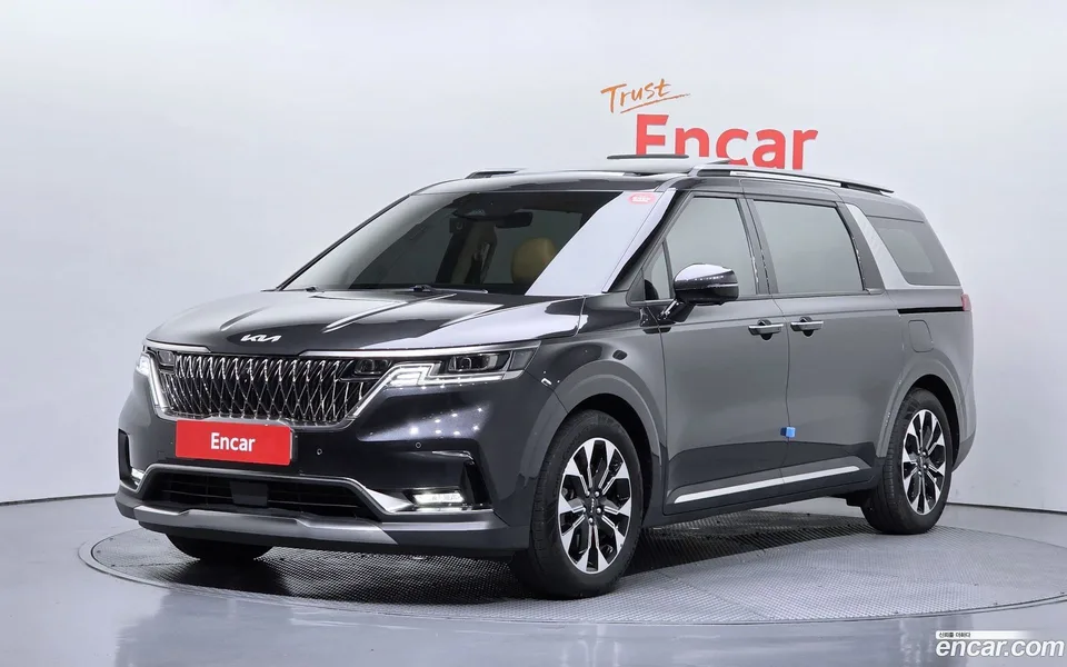 Kia Carnival 9 2023 — photo 1, buy with delivery to Moscow