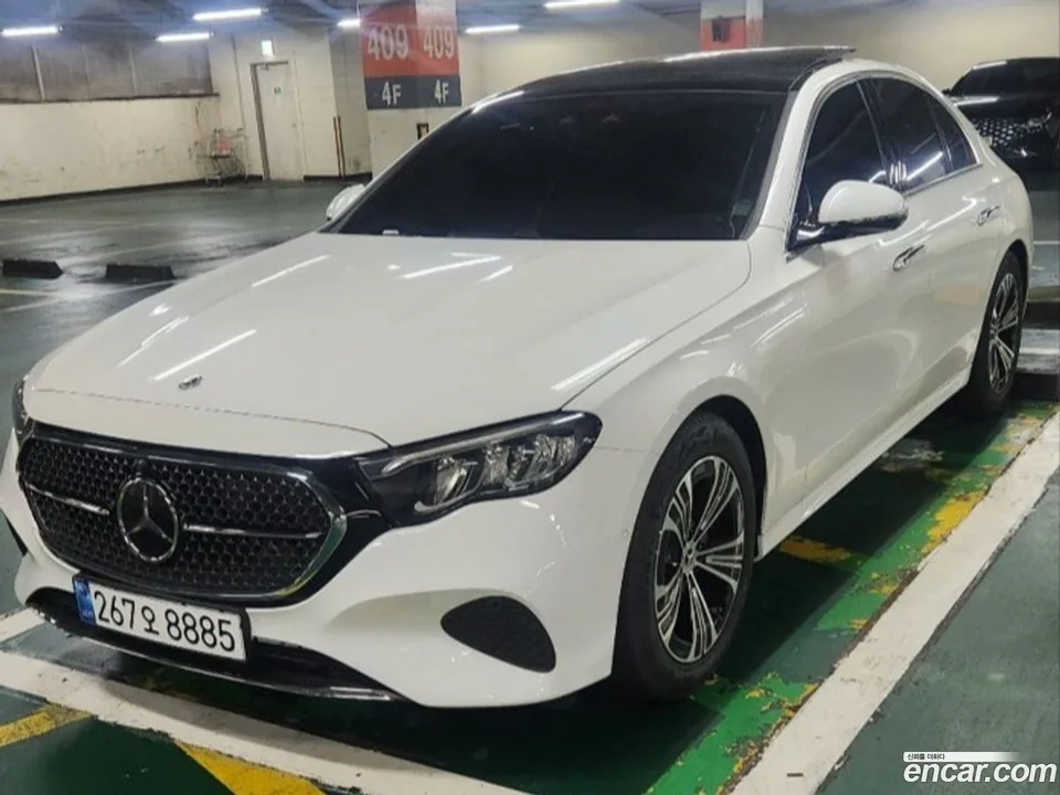 Mercedes-Benz E-Class E200 2025 — thumbnail 5