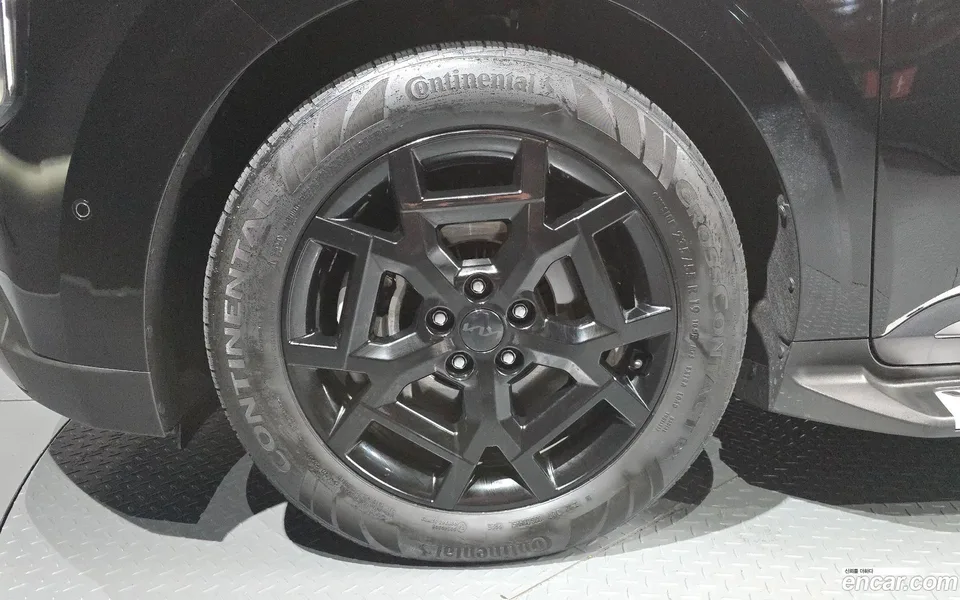 Kia Carnival 7 X Line 2025 — thumbnail 2