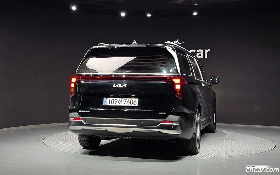 Kia Carnival HEV 9 2025 — thumbnail 4